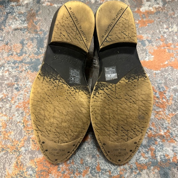 Silver Blowfish Booties - Picture 7 of 7